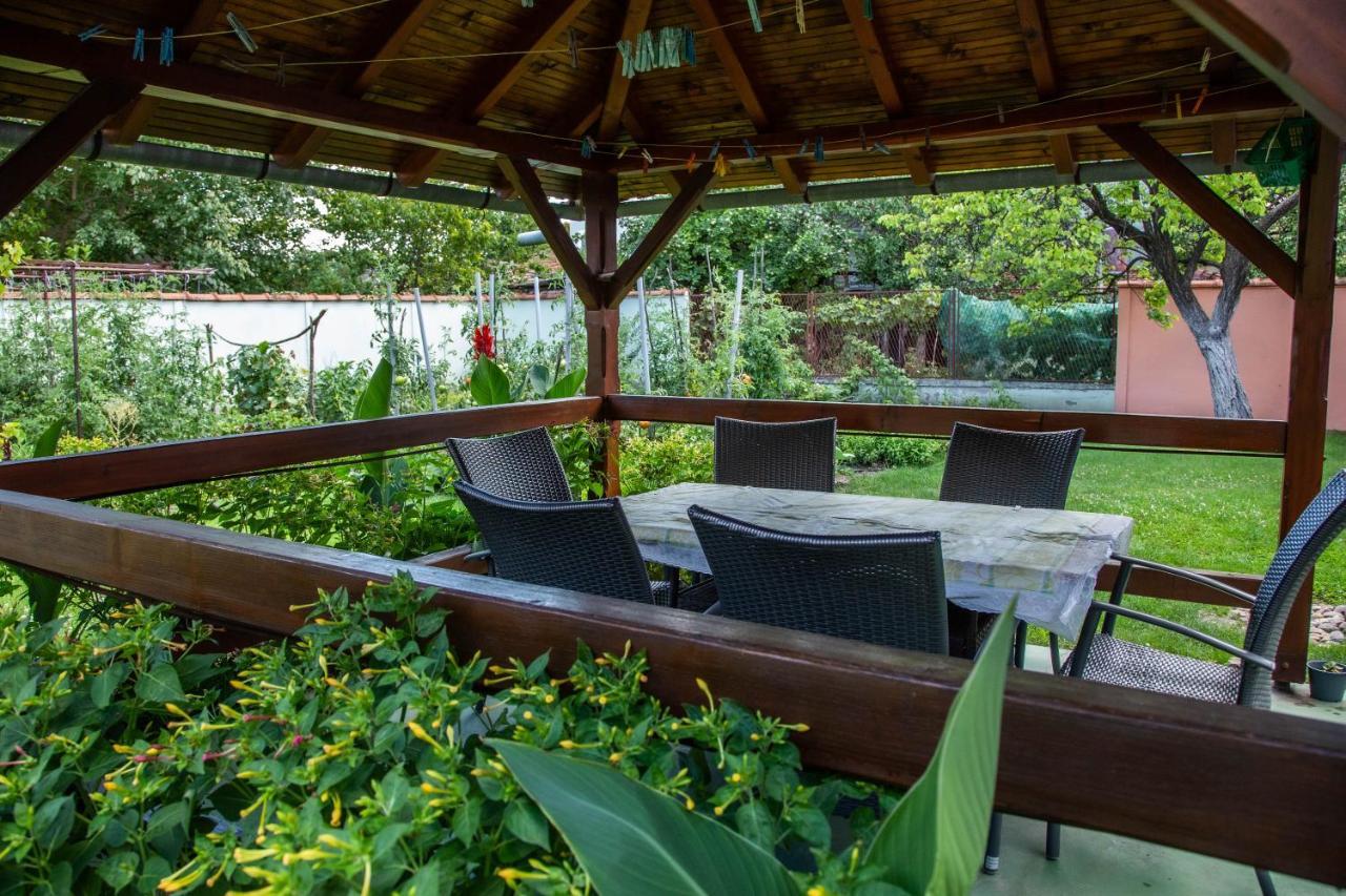 Garden Apartment 2 Subotica Ngoại thất bức ảnh